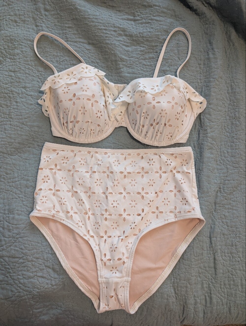 NWT! XS/32D J. Crew Scalloped ruffle laser-cut eyelet bikini set